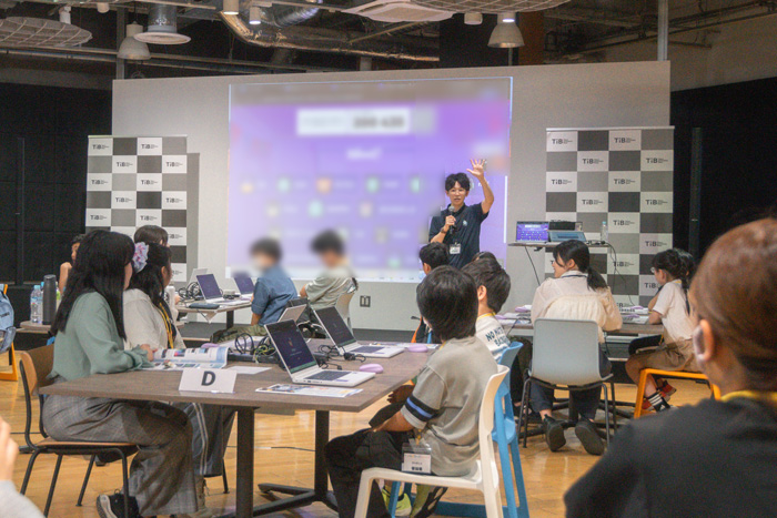 保護者の方も一緒にリテラシークイズでアイスブレイク